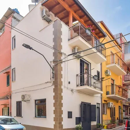 فندق مبيت وإفطار Amuni' 3*