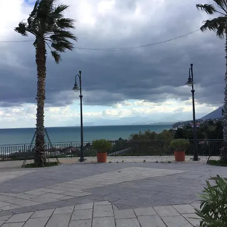 فندق مبيت وإفطار Amuni' تْرابْيا