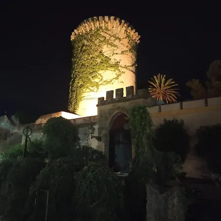 Amuni' فندق مبيت وإفطار تْرابْيا