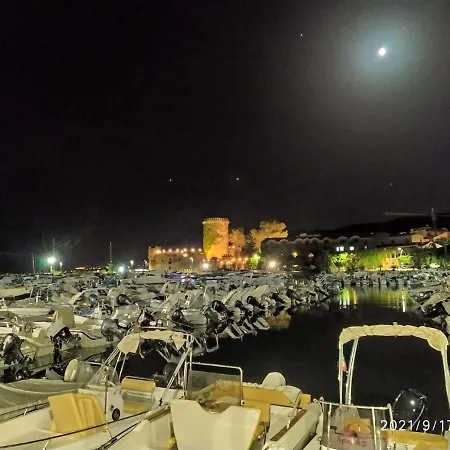 Amuni' ベッド・アンド・ブレックファスト