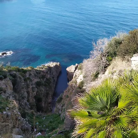 فندق مبيت وإفطار Amuni' 3*